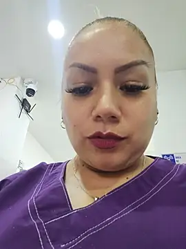 -Zoe-1 Adlı Modelin Canlı XXX Sohbeti