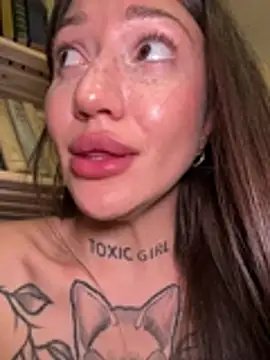 Chat +18 de SaintSquirt ao vivo
