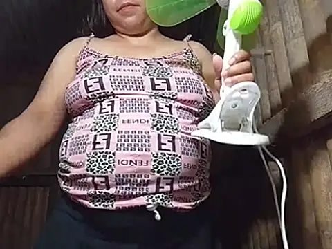pinaychubbygirl's Live XXX Chat