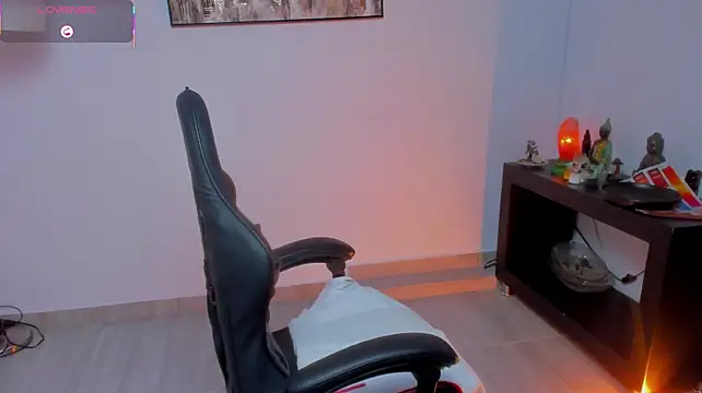 Sara_Charmy Chat XXX in diretta