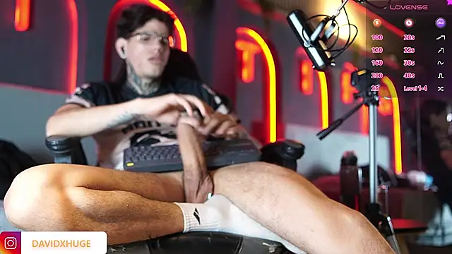 Czat XXX na żywo – David__Huge