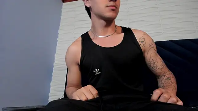 צ'אט XXX בשידור חי של Andy_Joy_