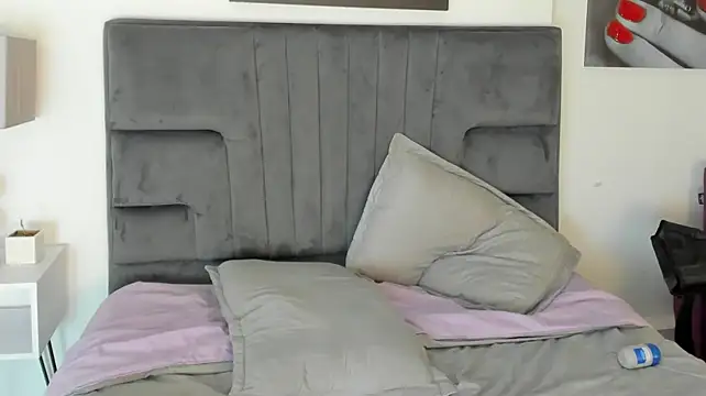 XXX chat uživo modela Ted_Ruskin