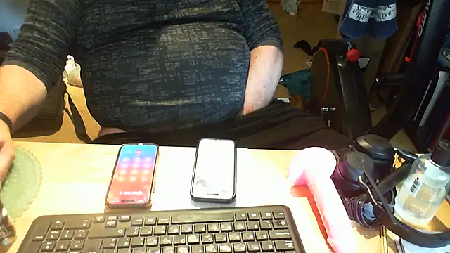 Owned_drone's Live XXX Chat