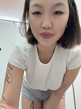CreamPuff- Chat XXX live