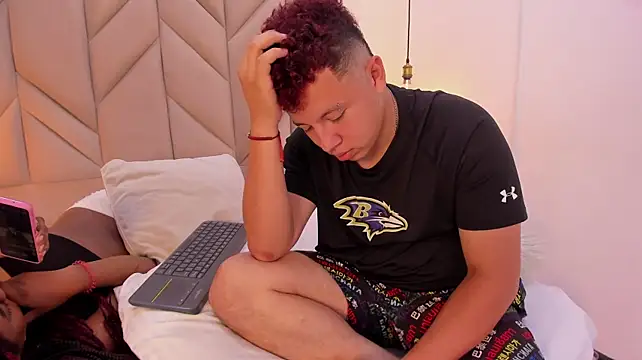AxelandVioleta XXX чат на живо