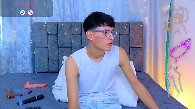 NicolasTorrez's Live XXX Chat