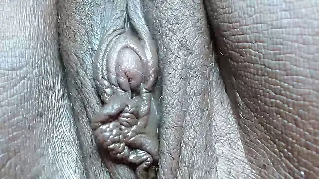 צ'אט XXX בשידור חי של morenahott1