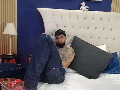Czat XXX na żywo – Collin_Vivas
