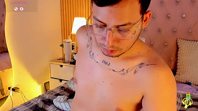 Jonath_1's Live XXX Chat