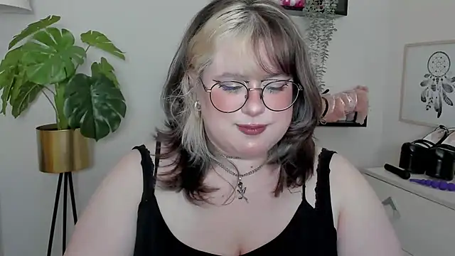 OpheliaLush Chat XXX in diretta