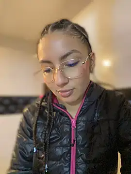 Julieth_ec_'s Live XXX Chat