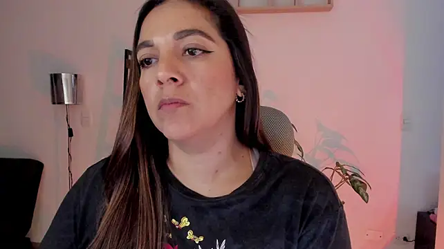 urcute_kitten's Live XXX Chat