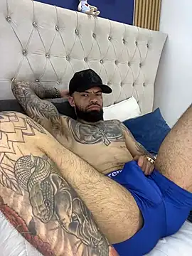 XXX chat uživo modela Collin_Vivas