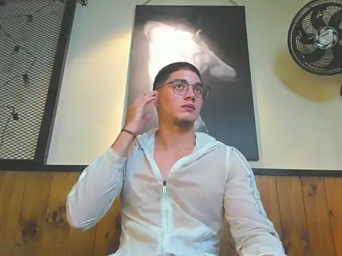 ThiagoFox Chat XXX in diretta