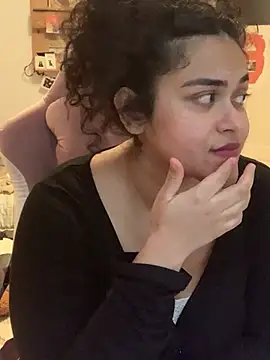 צ'אט XXX בשידור חי של Curvydesifromgermany