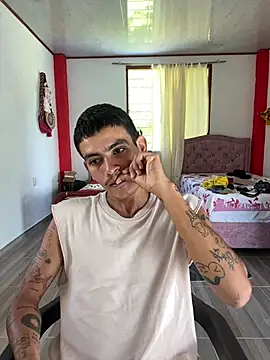 sorry-mom69: διαδικτυακό σόου στην κάμερα