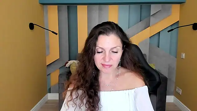 EllaLong Adlı Modelin Canlı XXX Sohbeti