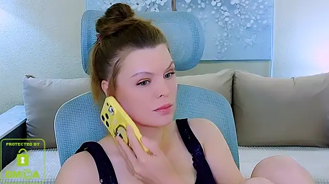 XXX chat uživo modela Glossier