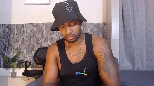 IsiahMaxwell 即時 XXX 聊天