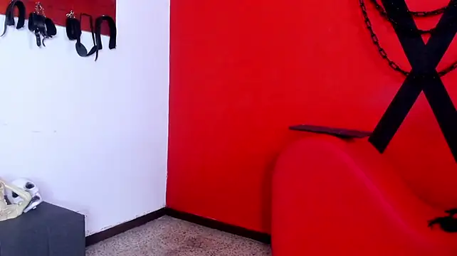 XXX chat uživo modela Rousse_baddy