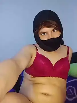 Banouti_23 Adlı Modelin Canlı XXX Sohbeti