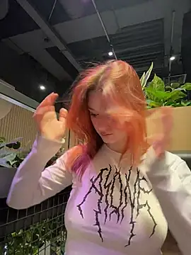 SaintMayaのライブXXXチャット