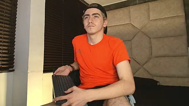Chat +18 de Tyler_Mcrey ao vivo