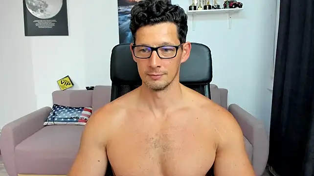 BrutusK08n Live XXX chat