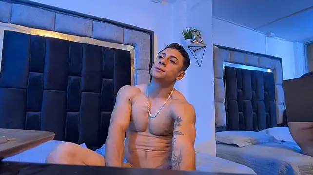 צ'אט XXX בשידור חי של MR_MUSCLE