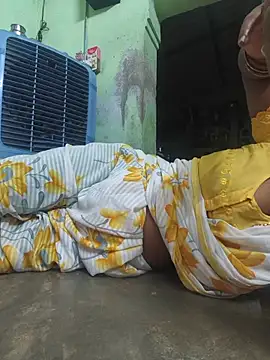 แชท XXX สดของ Tamilselviroja-
