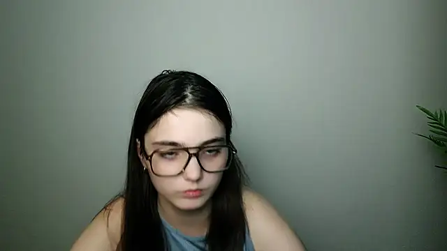 Sun_Shine__ Adlı Modelin Canlı XXX Sohbeti