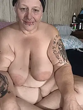 DavisDesires' Live XXX Chat