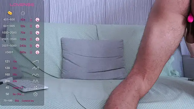 צ'אט XXX בשידור חי של wild_col_