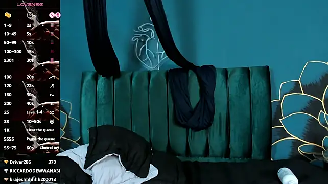 IsabellaaJoness' Live XXX Chat