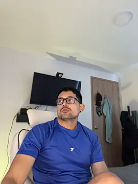 XXX chat uživo modela TroyeKnight