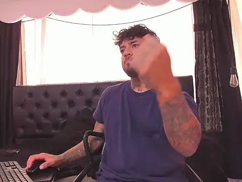 Živý XXX chat Matt_Smith__