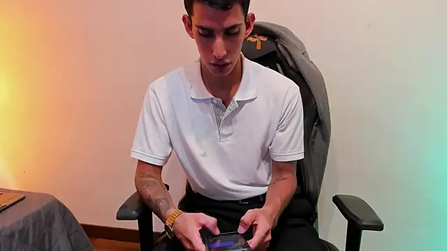 Chat +18 de Phillip_Jr ao vivo