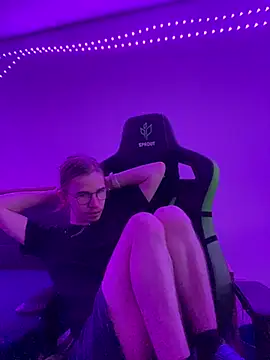 YoungSebi live XXX chat
