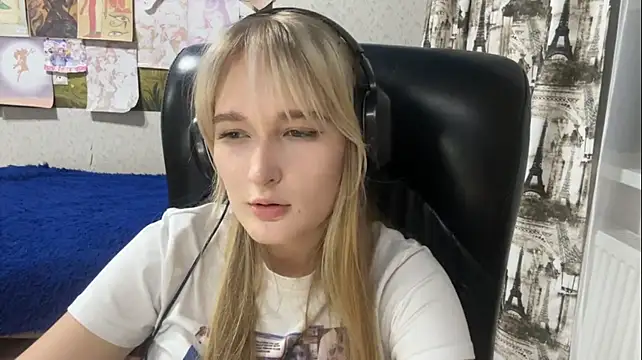 XXX chat uživo modela KarieBarlip