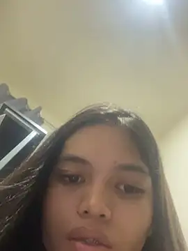 CUTIE_GIRLSX Adlı Modelin Canlı XXX Sohbeti