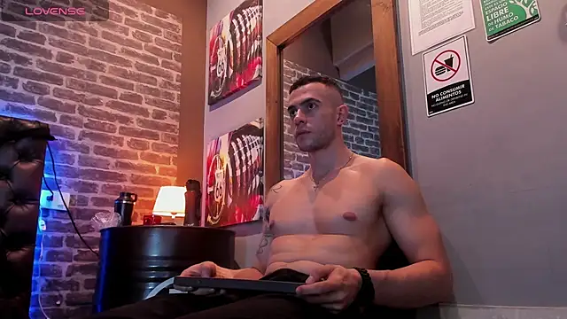 Raziel_Duskbane's Webcam Show