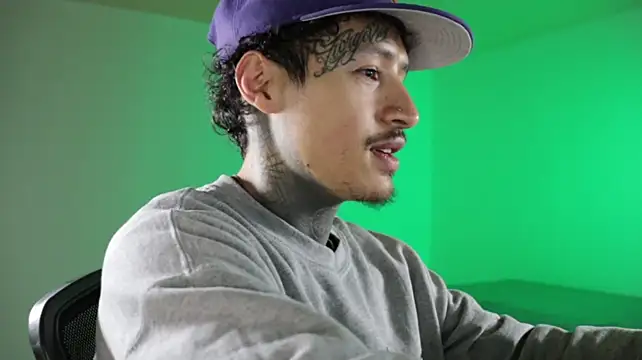trieoneのライブXXXチャット