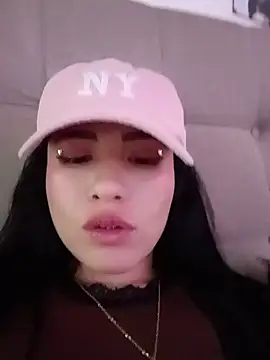 _Luna_Blooms' Live XXX Chat