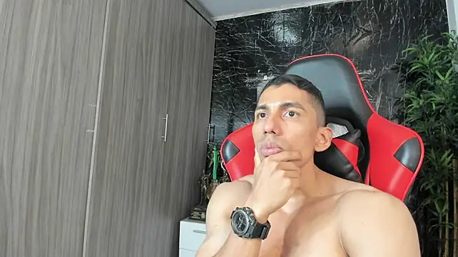 Chat XXX Live Erik_castle