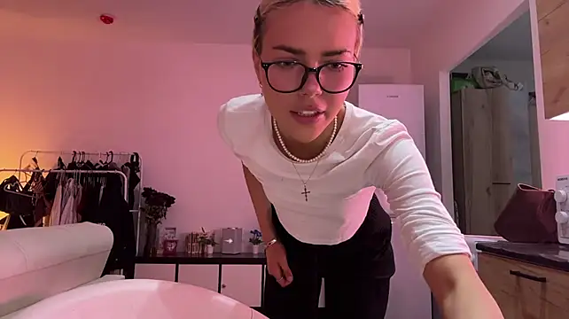 Chat +18 de ChristelDuncombe ao vivo