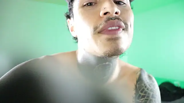 trieone's Live XXX Chat
