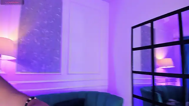 XXX chat uživo modela Adrian_voltt
