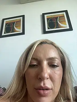 Chat XXX en directo de Juuhschmitt