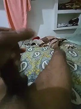 Big_dick_saurabh webkamerás műsora